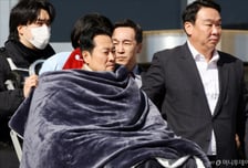 '병원 이송' 장동혁 "단식 끝내지만 국민탄식 들불처럼 타오를것"