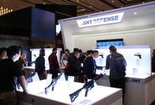 SNT모티브 Shot Show 2026서 저위험권총·저위험탄 등 선보여