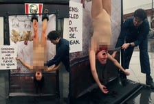 KFC 앞에 거꾸로 매달린 여성들..."이래도 먹을래?" 충격 시위