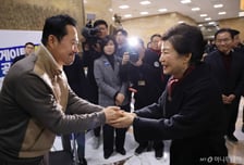 '보수 결집' 실마리 된 장동혁 단식…지방선거 전 남은 숙제는