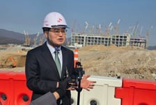 "반도체 산단 이전 논란 끝내러 왔다" 김동연 달달버스 용인행