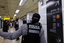 "종로3가역 연기 나요" 승객 전원 대피...청량리 방향 무정차