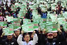 '사회적 대화' 없는 노동개혁, 노사 불만에 "속도조절해야" 목소리