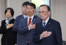 이해찬 전 총리 베트남 출장 중 별세…'심근경색' 이송 후 회복 못해