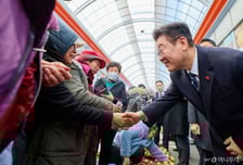 이재명 대통령 지지율 53.1% '횡보'…민주 42.7%·국힘 39.5%