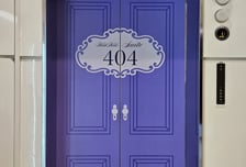 K팝 무대된 엘리베이터…롯데면세점, 체험형 공간 확대한다