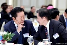 "합당논의 일러" vs "흡수통합 유감"…민주당-혁신당 '신경전'