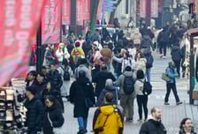 "장사 안돼" 문 닫던 이곳 반전..."외국인 다시 온다" 매장 오픈 경쟁