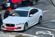 "내 차에 붙인 스티커 당장 떼"…경비원에 갑질한 재규어 차주