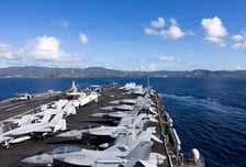 미 항공모함 중동 도착…이란 '피로 물든 성조기'로 경고