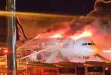 '타닥타닥' 순식간에 휩싸인 불길…이륙 지연 덕에 176명 극적 탈출[뉴스속오늘]