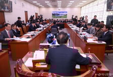 외통위 소속 국힘 의원들 "정부여당, 한미 협상 숨긴것 있는지 공개하라"