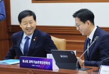 배경훈 "美 관세 인상, 빅테크 규제와 무관…직접 소통할 것"