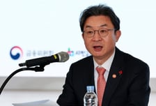 루센트블록 논란에…이억원 "결과 소상히 설명할 것"