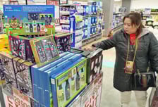 외국인 '쇼핑 성지' 된 롯데마트... 중국 춘절 앞두고 선물 늘린다