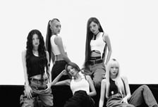 화려함을 내려놓은 아이들의 '모노'톤 [뉴트랙 쿨리뷰]