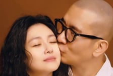 구준엽, 故서희원 아내 동상 만들었다…1주기 맞아 제막식