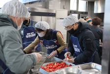 무학 좋은데이나눔재단 부산서 떡국 나눔 추진