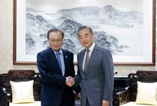 왕이 中 외교부장, 이해찬 전 총리 별세에 조전…"깊은 애도를 표한다"