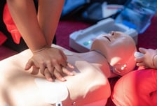 "브래지어 벗기지 마세요" 바뀐 심폐소생술 지침...와이어 영향 NO