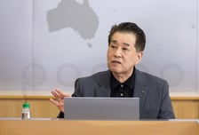 장인화 포스코 회장 '비상경영' 언급하며 "수익성 중심 체질개선"