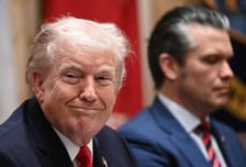 美에서의 베네수행 비행기, 6년 만에 다시 뜨나…트럼프 "영공 곧 개방"