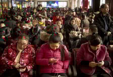 1년 꼬박 모은 돈 들고 고향으로…95억명 '역대급' 이동에 중국 긴장