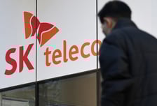 "2.3조, 영업익 2배 뱉어낼 판"…SKT, '1인당 10만원' 조정안 받을까