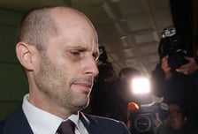 '12시간' 고강도 경찰 조사 끝낸 쿠팡 로저스 대표…"묵묵부답"