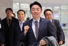 '1.3조원 천무 계약' 소식 후 귀국한 강훈식 "K-방산 성공적 첫 단추, 더 보여드릴 때"