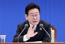 9번째 SNS 직접메시지, 수위는 '점점세게'…李 정치본능 집 값 난제에도 통할까