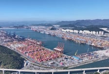 부산항, 작년 환적 물동량 4.4% 증가…세계 물류 허브 입지 다진다