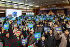 이재준 수원시장 출판기념회 성황...주최측 "5000명 운집"