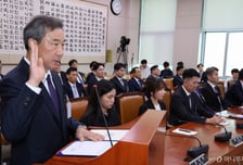 경찰, '대통령실 PC 초기화' 윤재순 전 총무비서관 소환