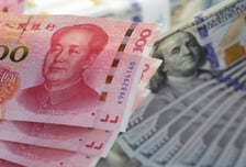 "관광 환전에 흔들리는 통화"vs"무슨소리"…미중 위안화 신경전
