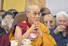 달라이 라마가 美 그래미상을? "반중 공작 이용" 중국 '발끈'