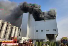 시흥 SPC삼립 공장 화재, 3명 병원 이송...무인로봇·소방헬기 특수장비 동원