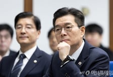 "지하철 메인, 시내버스 보조" 지지자 둘러싸여 서울시 교통정책 낸 정원오 [현장+]