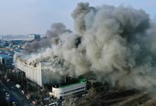 SPC삼립 시화공장 화재, 8시간만 완진…60여명 대피, 3명 부상