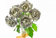 "돈 꽃다발 만들면 징역 7년"…밸런타인데이 유행 경고한 이 나라