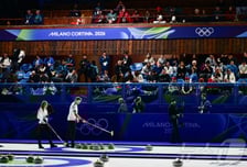 "올림픽 컬링장 정전 사태"…일정 돌입 첫날부터 황당 해프닝