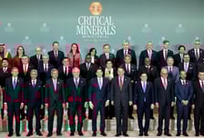 중국 견제 강화하는 트럼프, 55개국 참여 핵심광물동맹 추진