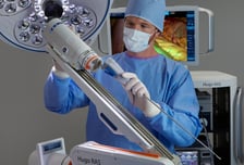 메드트로닉, 로봇수술기 '휴고' 확장…절개·지혈 동시하는 장비 붙여