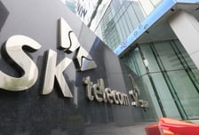 [속보] SKT 지난해 영업익 1조732억…전년比 41%↓