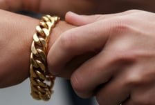 "문신하고 싶어서"…중고거래 중 3000만원 금팔찌 훔쳐 달아난 10대