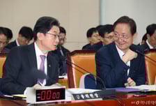 이억원 "금융지주 지배구조,  매주 회의..짚을건 다 짚겠다"