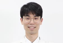 똑같이 넘어졌는데 30대는 발목, 70대는 손목…'빙판길 낙상' 예방법은