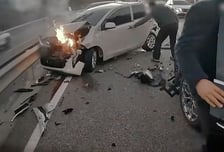 "카니발 영웅 찾아요"...'4중 추돌' 치솟는 불길, 소화기 들고 뛰어든 남성