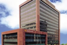 "KB금융, 압도적 이익체력·자본력 입증…목표가 상향"-신한