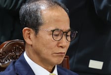 KB금융, 주주환원 기대…목표가 21.6만원으로 상향-미래에셋증권